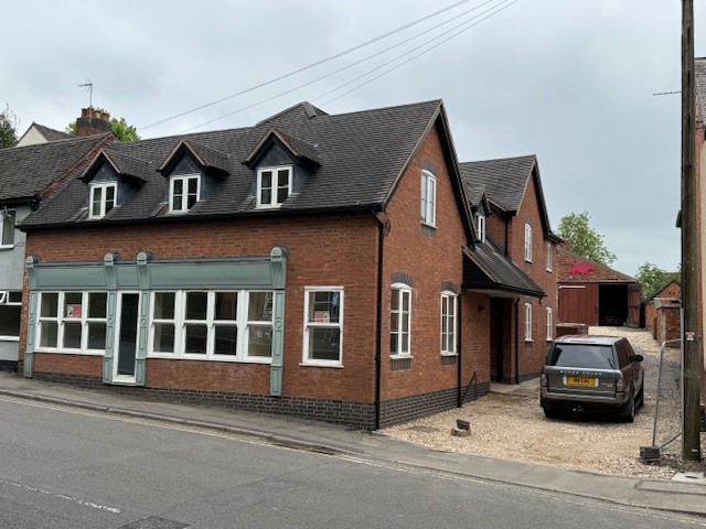 NEW INSTRUCTION: 36 36A & 36B WATLING STREET TAMWORTH B77 5BP