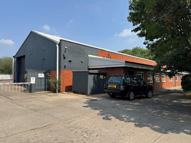 NEW INSTRUCTION: CENTRAL HOUSE HEDGING LANE DOSTHILL TAMWORTH B77 5EX